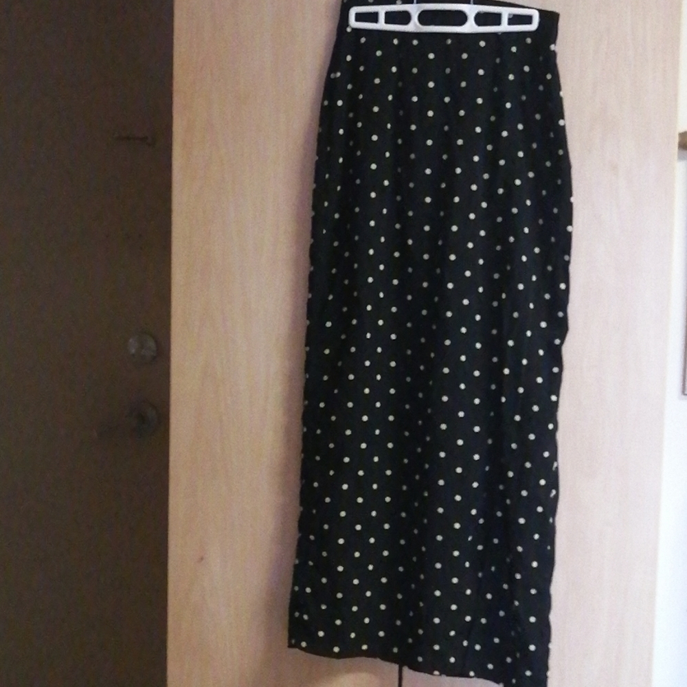 Forever 21 NWOT polka dot long skirt